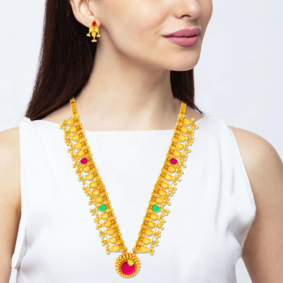 Regal Saaj Necklace Set In Gold Plated