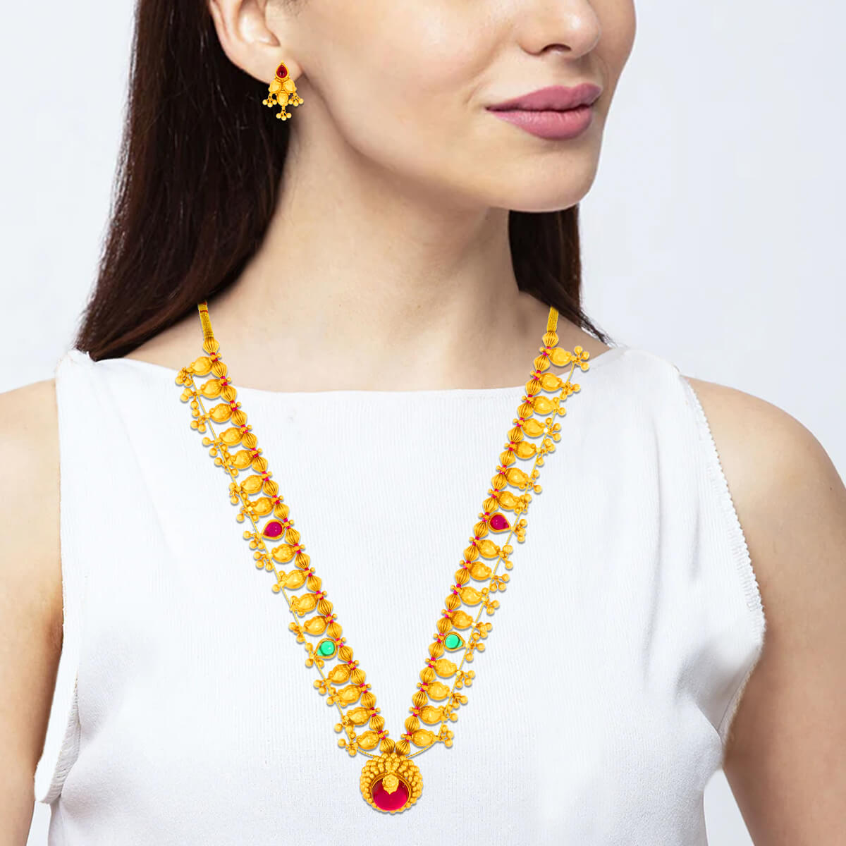 Majestic Saaj Necklace Set In Gold Plated